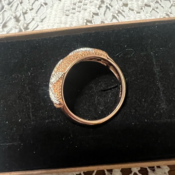 Karis diamond accent floral essence  Ring in  and rhodium and 18k gold Size 10 - Picture 3 of 3